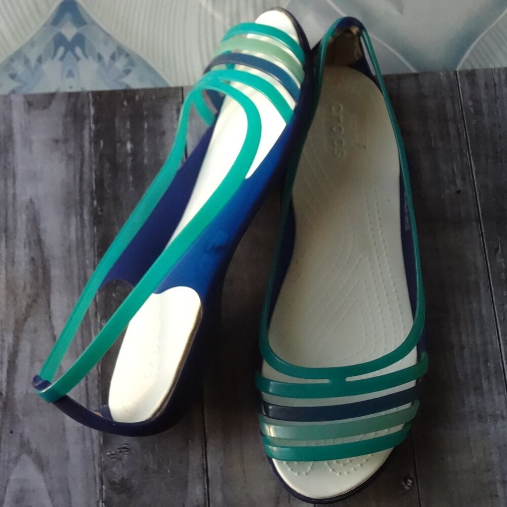 SIZE 9. CROCS multicolor strappy jelly sandals.